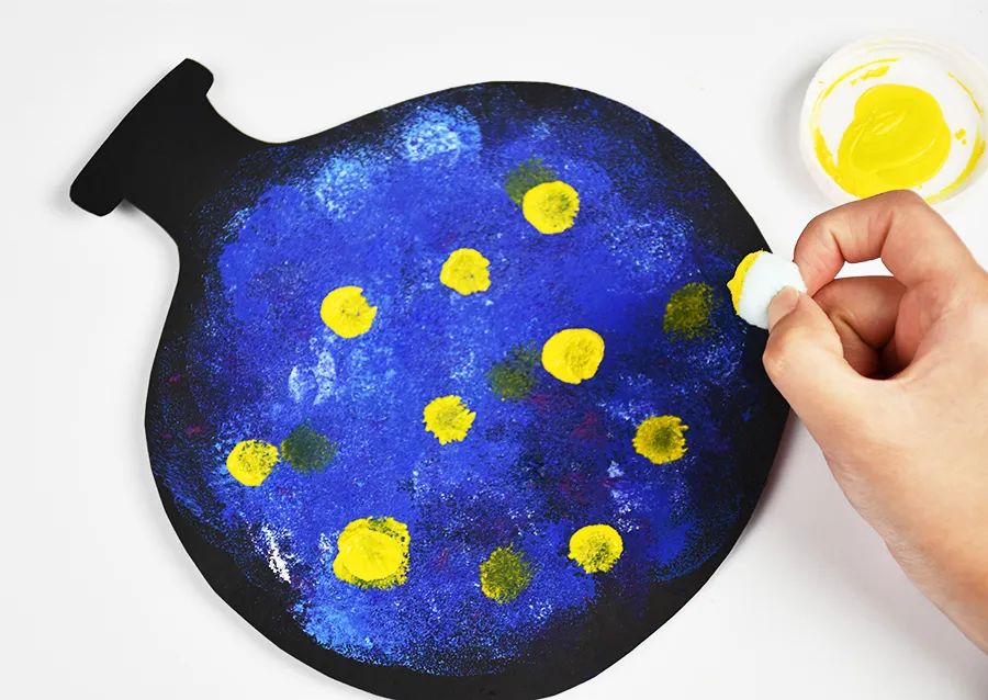 萤火虫的画法儿童画,夜晚怎么画简单又漂亮萤火虫