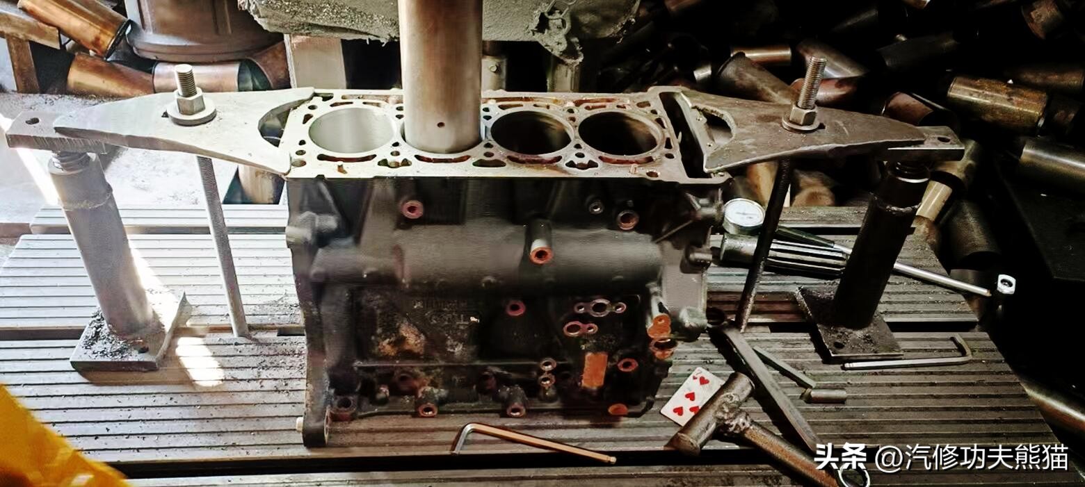 父亲老车翻新修复,父亲去世留下了的车去翻新