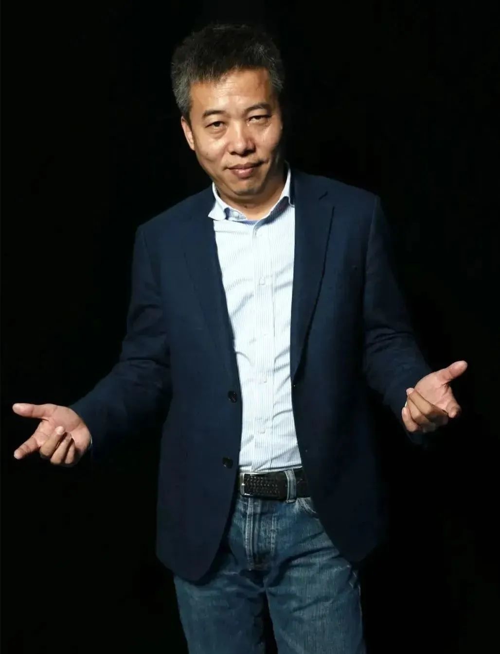 *欲情**实录：硅胶娃娃“到底”有多爽？