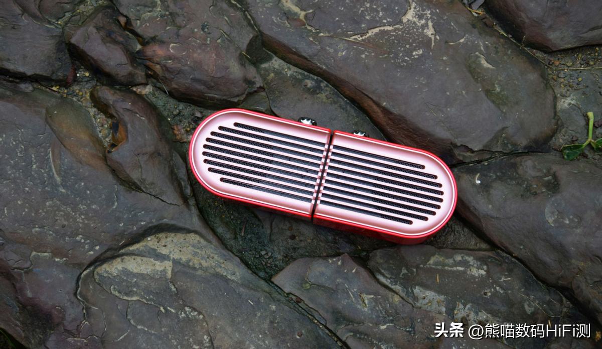 户外旅行神器，分体式TWS无线蓝牙音响艾刻iKKOITS02评测