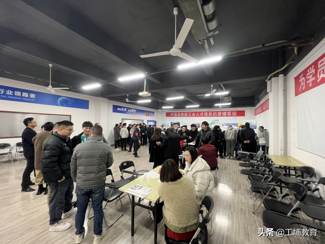 大型专场招聘会圆满举办宣传稿,大型招聘会圆满收官