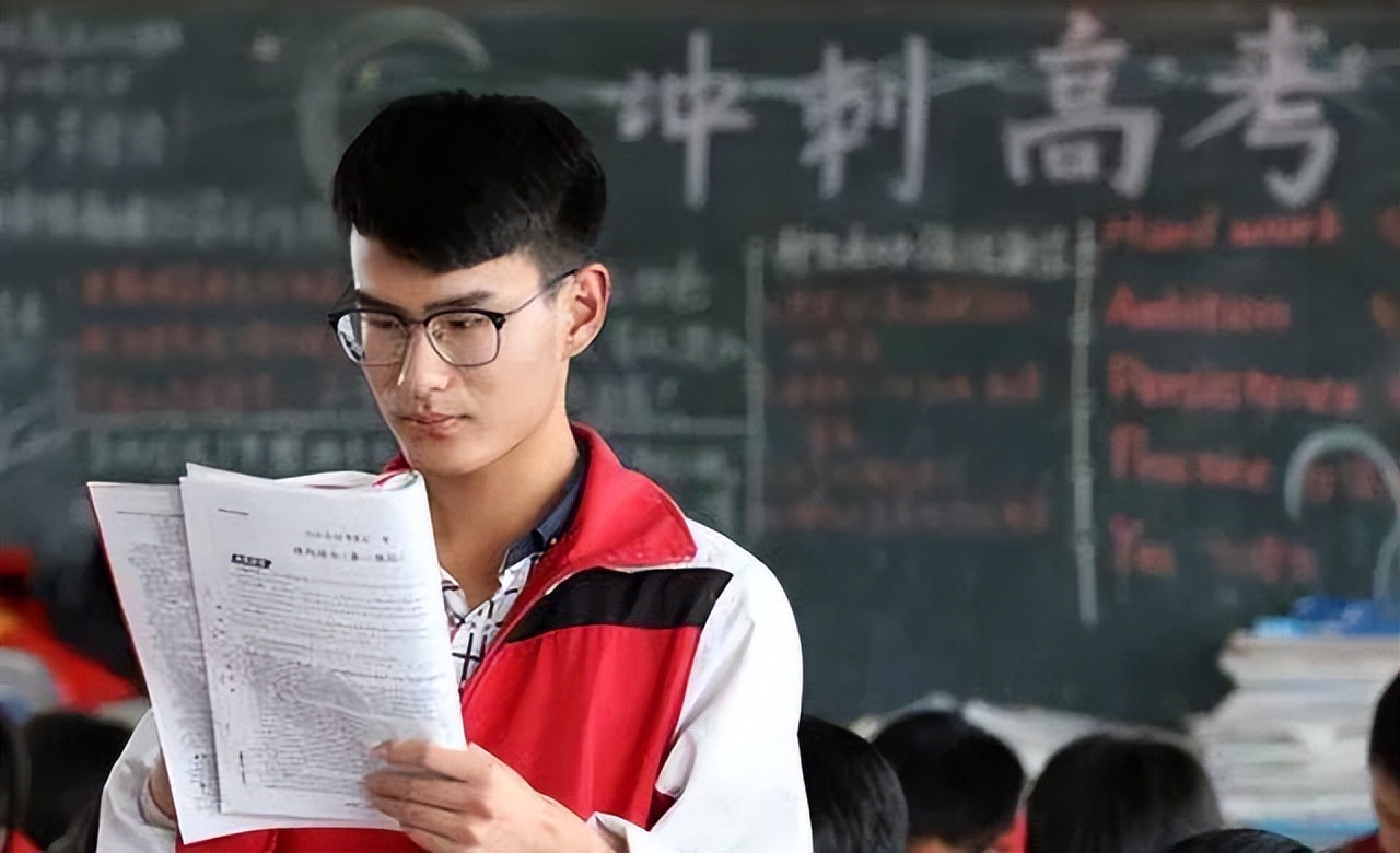 2023职业本科四川高考录取分,2023年高考多少分能上本科