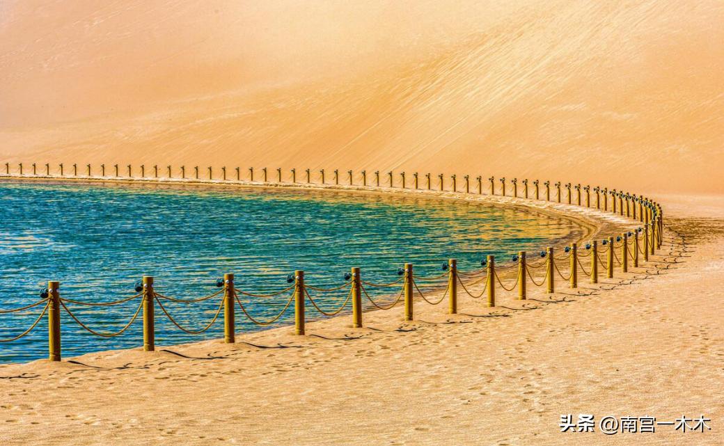 为了一个沙漠“小池塘”，投资47亿，还年年送水续命18年，值吗？