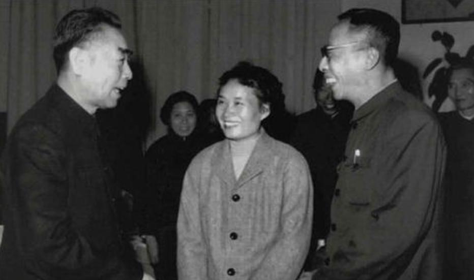 新中国成立后，前清皇帝溥仪何去何从？毛主席、周总理都很关心他