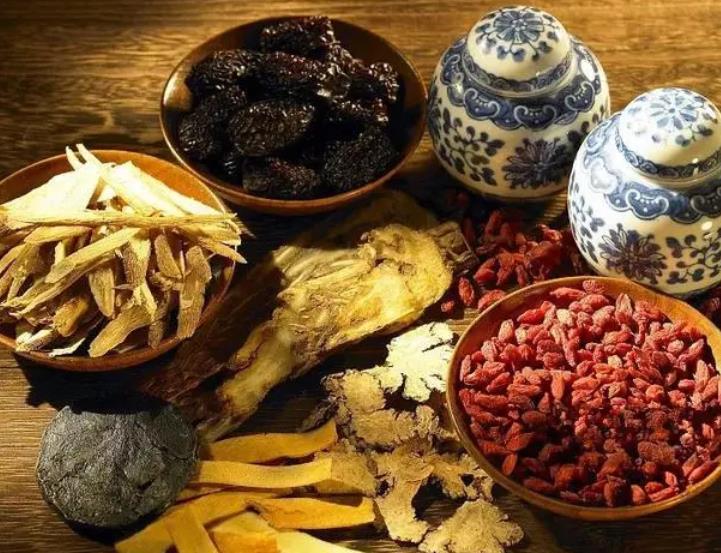 100多种常见中成药对应240种疾病,70种常用中成药大全辨证后可使用