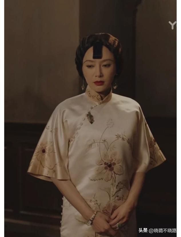 魅力女人就穿这一款旗袍裙,适合中年女性初秋大牌高贵旗袍裙