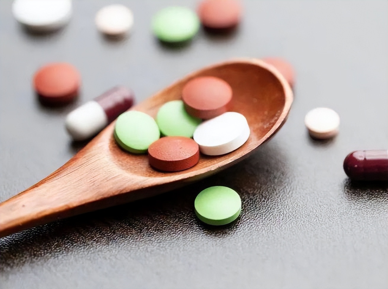 烧心“天敌”奥美拉唑，长期服用会怎样？你需要清楚