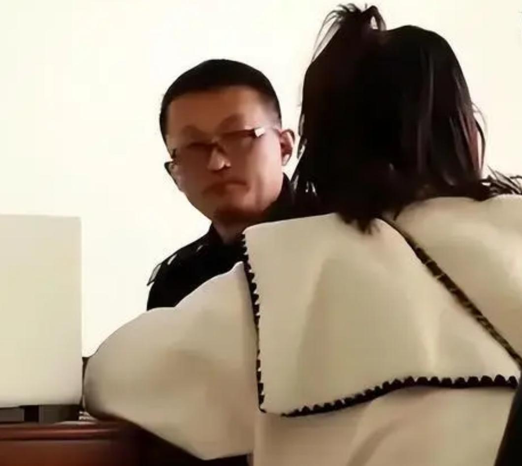 2017年姑娘谈恋爱，谈一个“死一个”，警方介入却将她闺蜜抓走