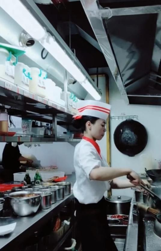 我90后都在做什么工作,学厨师月入过万需要多久