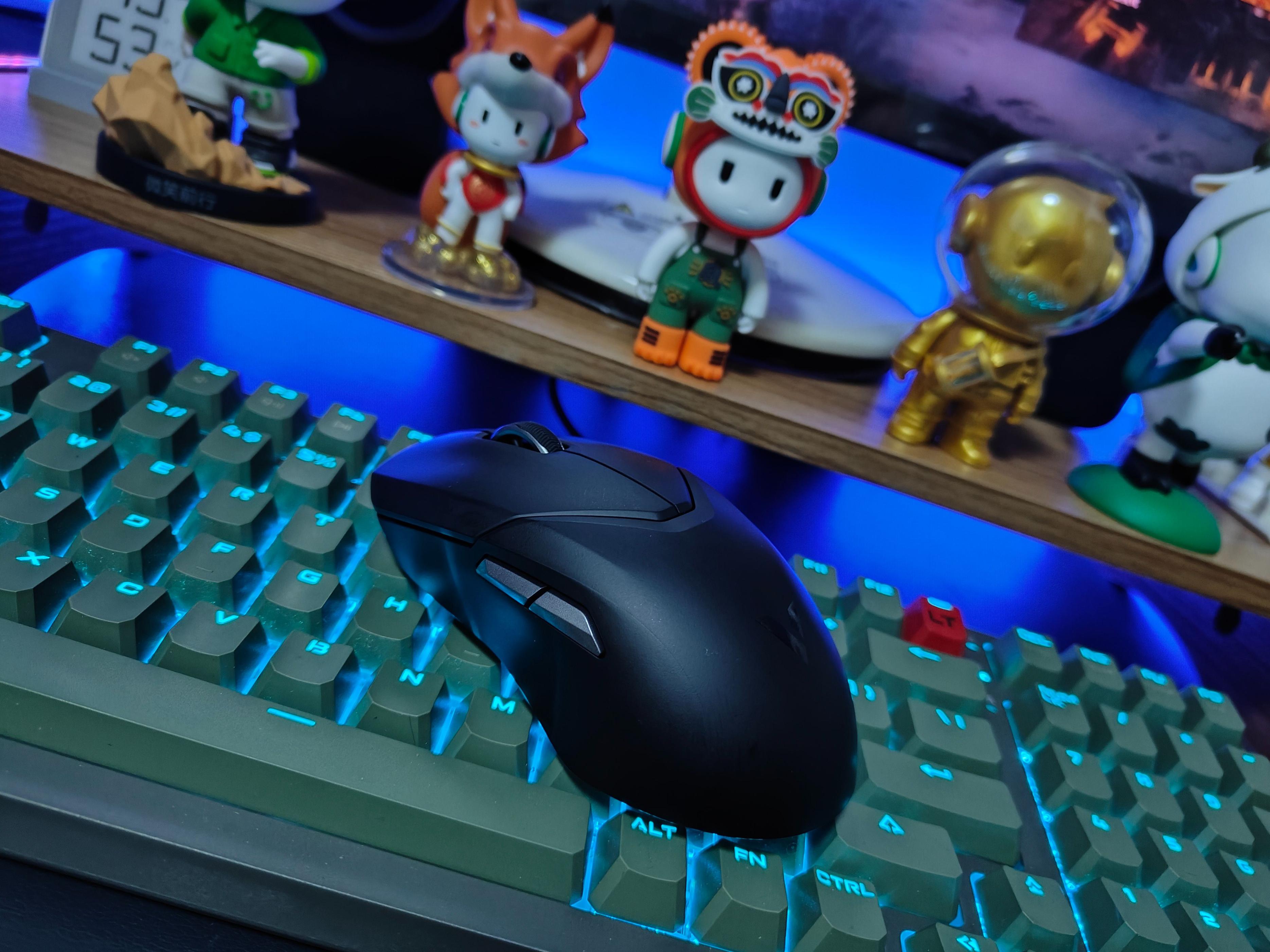 雷柏vt9pro和血手幽灵鼠标,小巧灵敏黑科技雷柏vt9pro鼠标