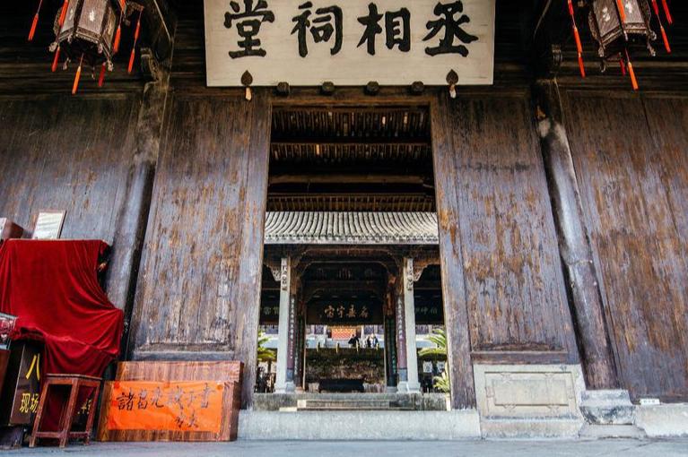 史上水平最高的八首三国诗词排行,三国演义中最有名的十首诗