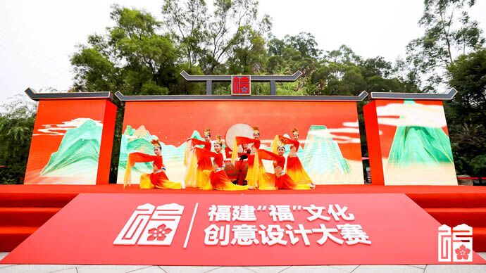 潮起潮涌千帆竞渡,春潮澎湃百舸争流