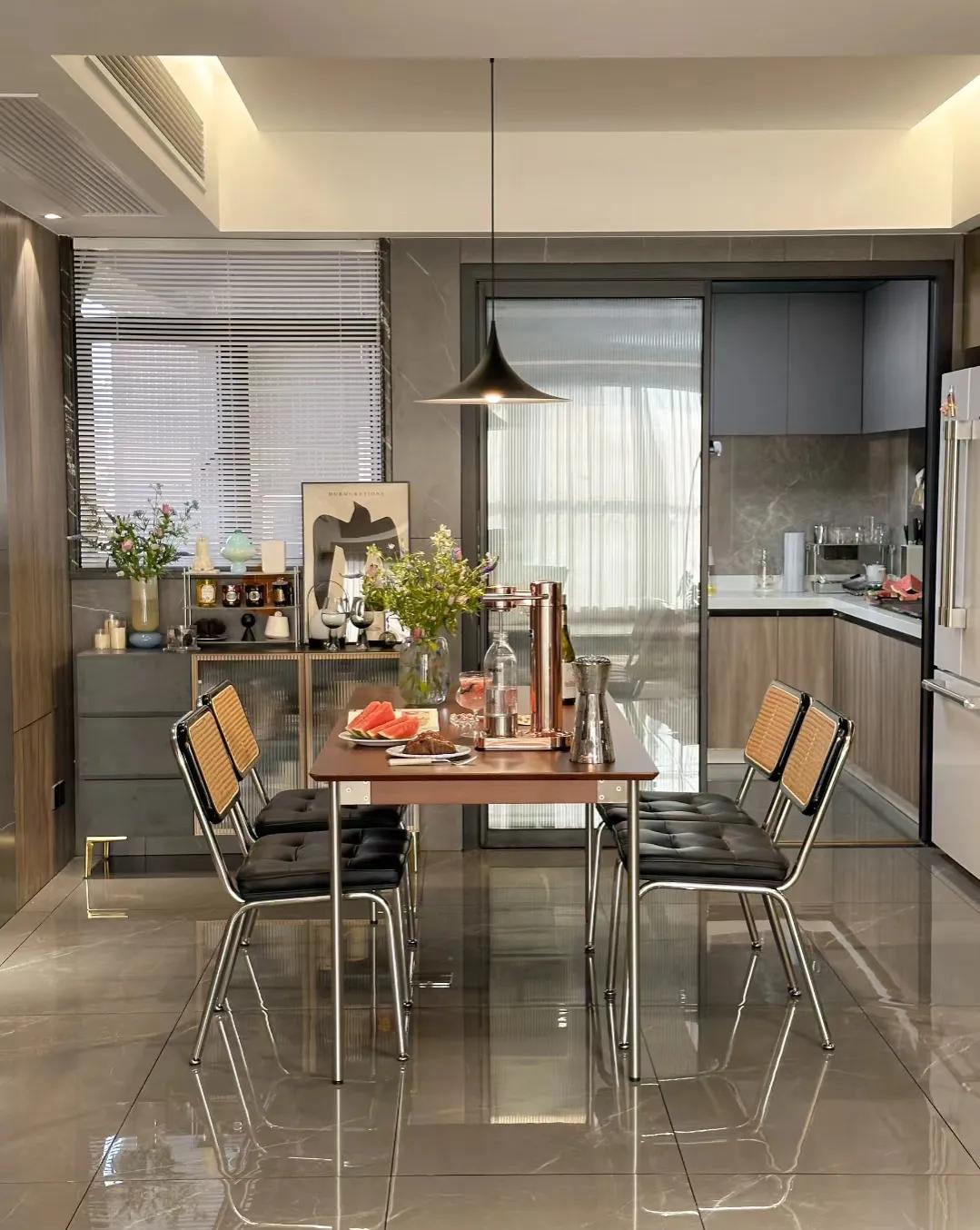 安徽女主晒出自家140㎡的家，全屋没有一丝俗气，堪称装修教科书