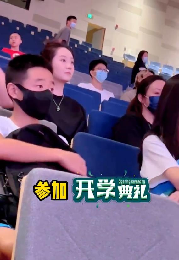 娱乐圈送娃,明星带小孩上学