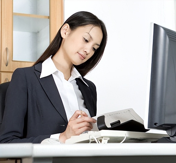 香港洗碗工真的能包吃住吗,香港的洗碗工月薪18000是真的吗