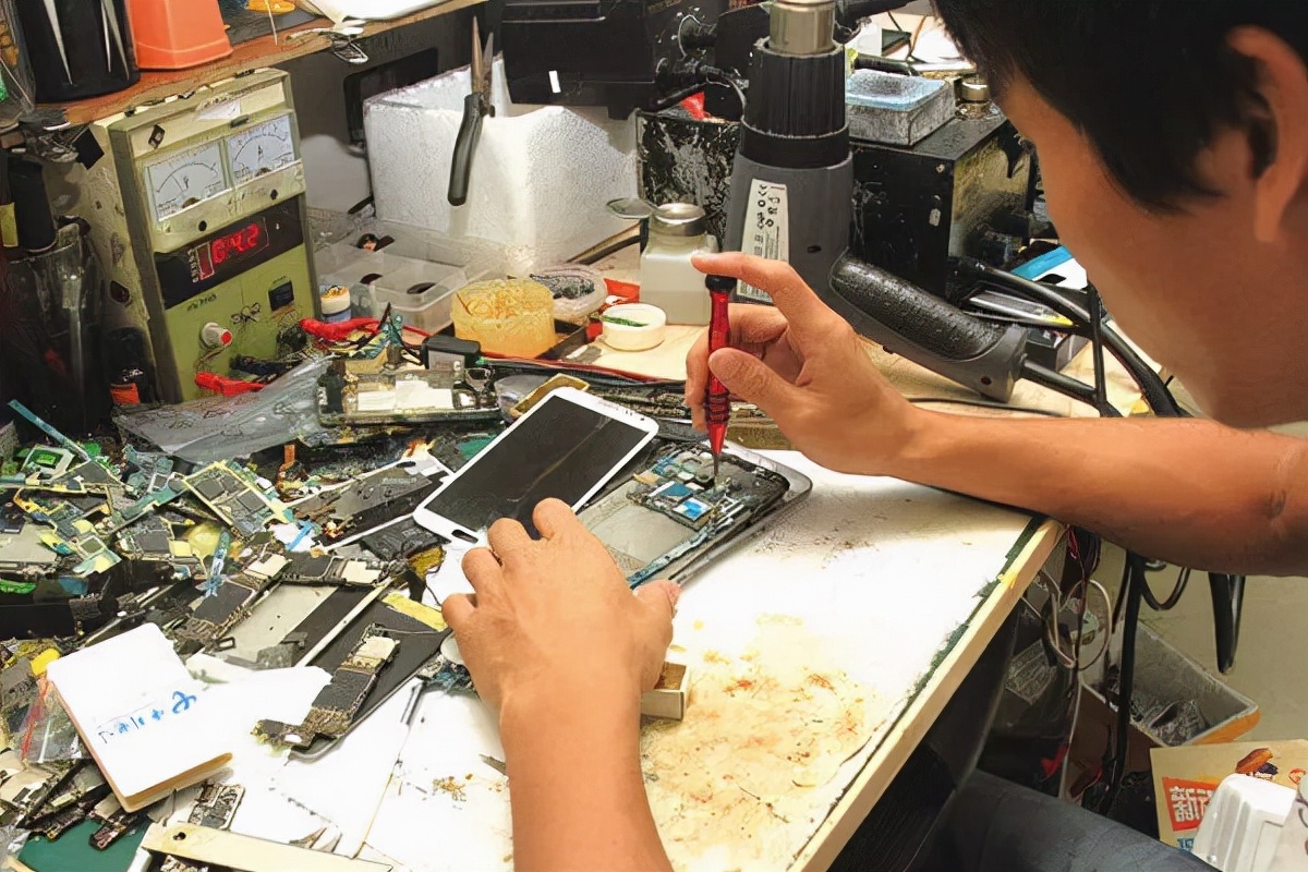 开一家手机店一天的真实收入,手机店看着没生意是靠什么赚钱