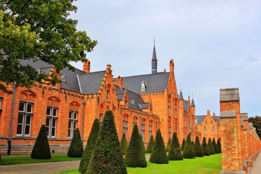 开车去欧洲第25集：同性婚姻、安乐死合法的西欧小国，了解一下？