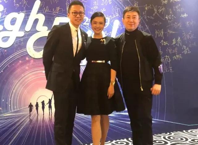 天津足球王曦梁,央视足球女主持人王梁