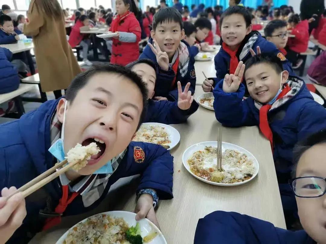 教育温暖的瞬间,一分钟看懂成都教育