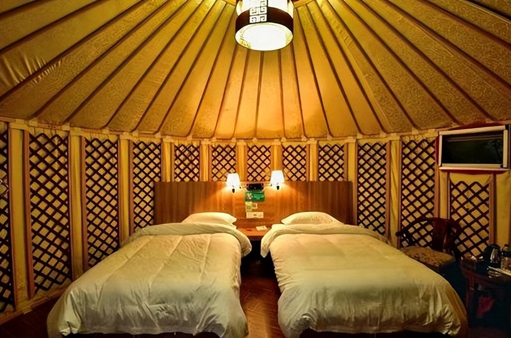 閲戠鍗佹湀鍥藉簡涓鍋囨湡浣忓鏀荤暐,閲戠涔嬬害