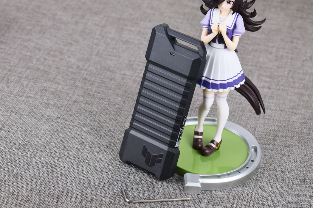 华硕tuf硬盘盒散热怎么样,华硕tuf铠甲固态硬盘盒