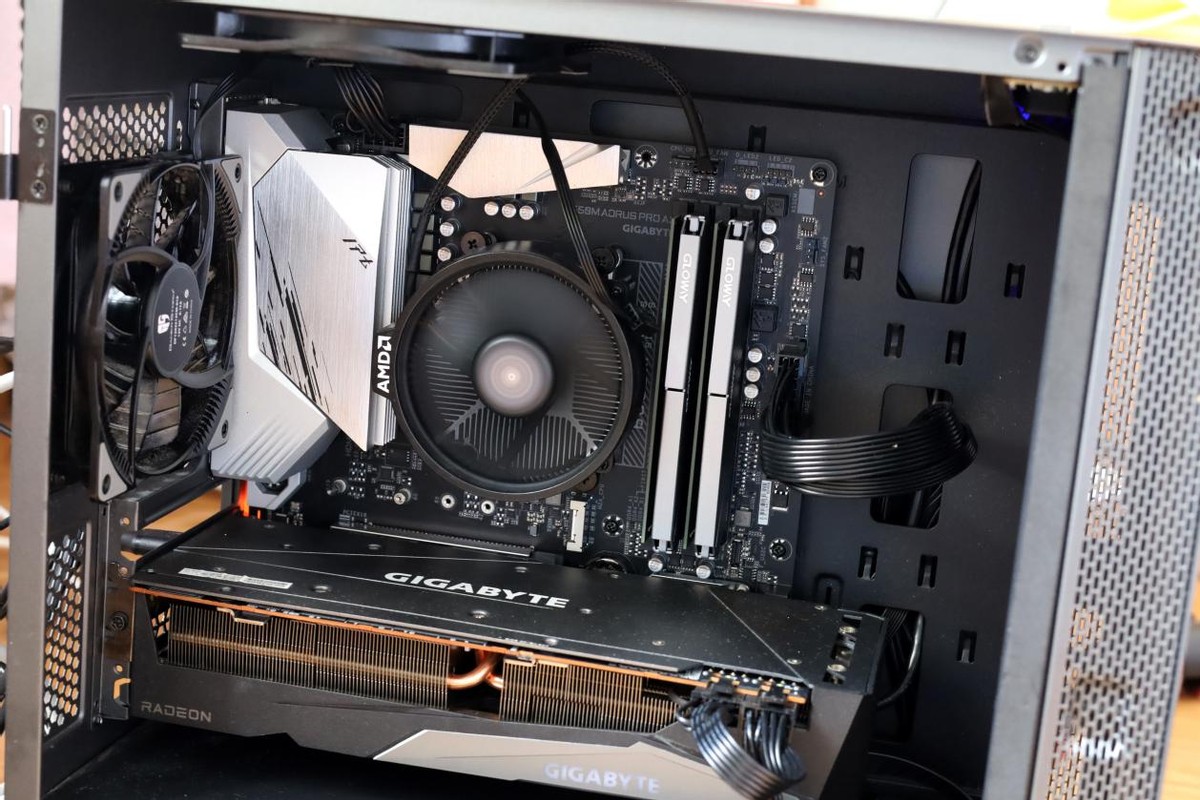 技嘉雪雕b550m-aorusproax,技嘉雪雕b560maoruspromax