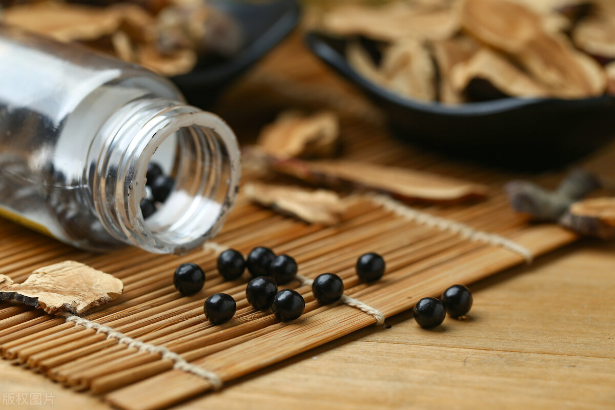 再严重的便秘，也怕这五个中成药，轻松通大便，拯救天下便秘人