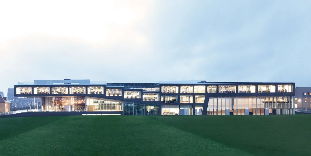 秋日漫步：英国私校美景巡礼，孩子们喜欢哪一所？