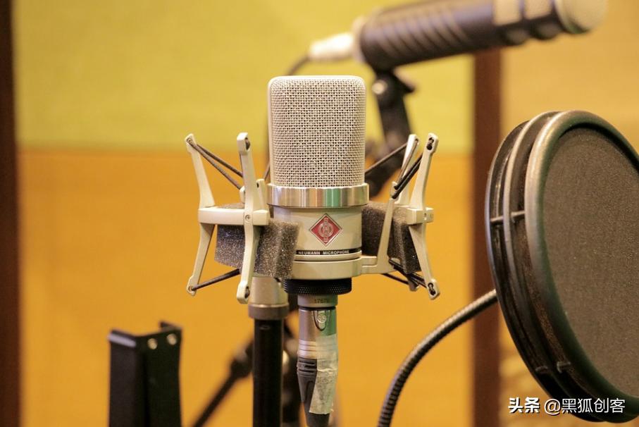 怎样制作原创搞笑自媒体视频配音,美食类自媒体视频剪辑配音教程