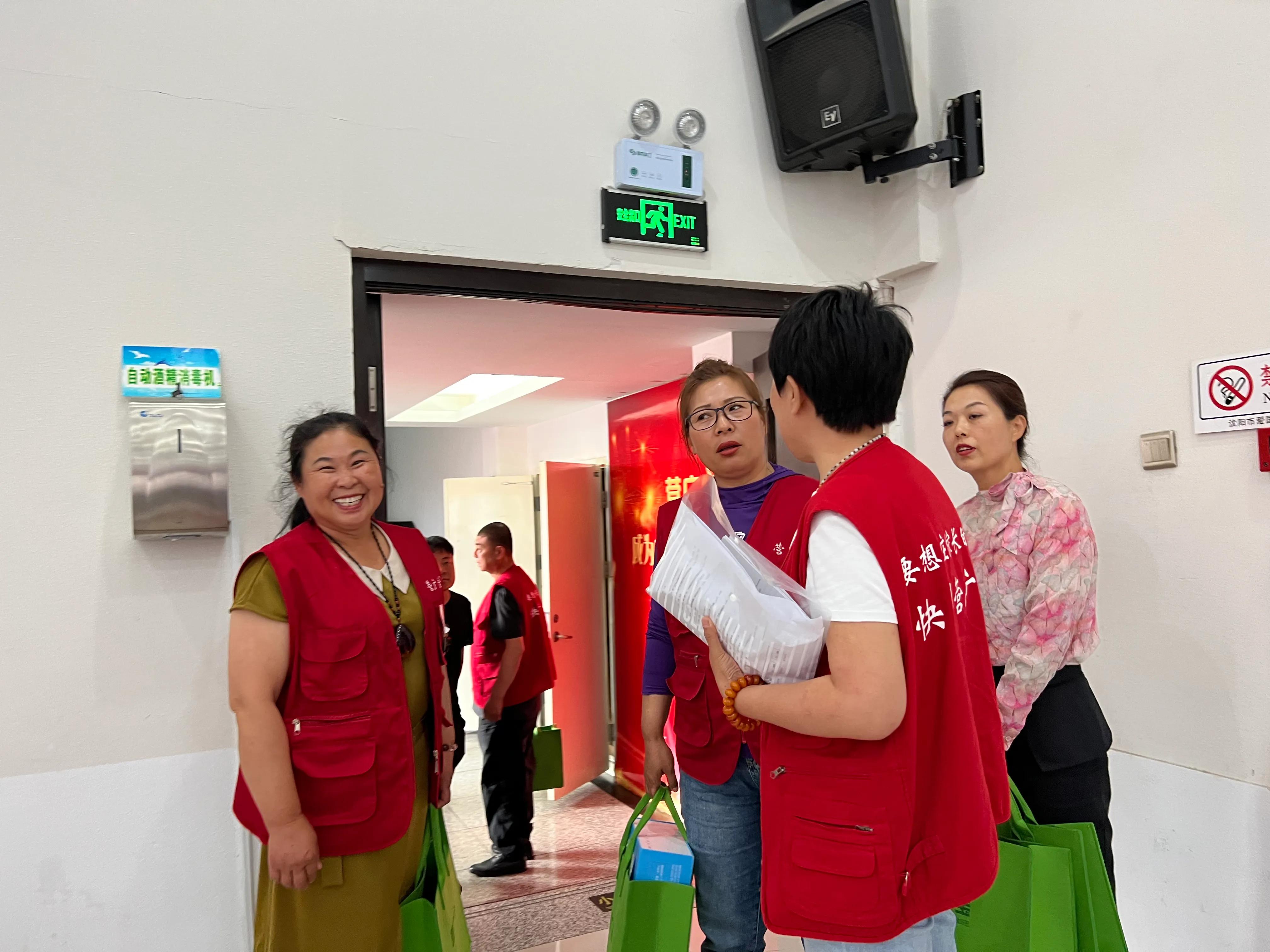 农民进城发展农业年轻人不会种地,农民进城农业成就