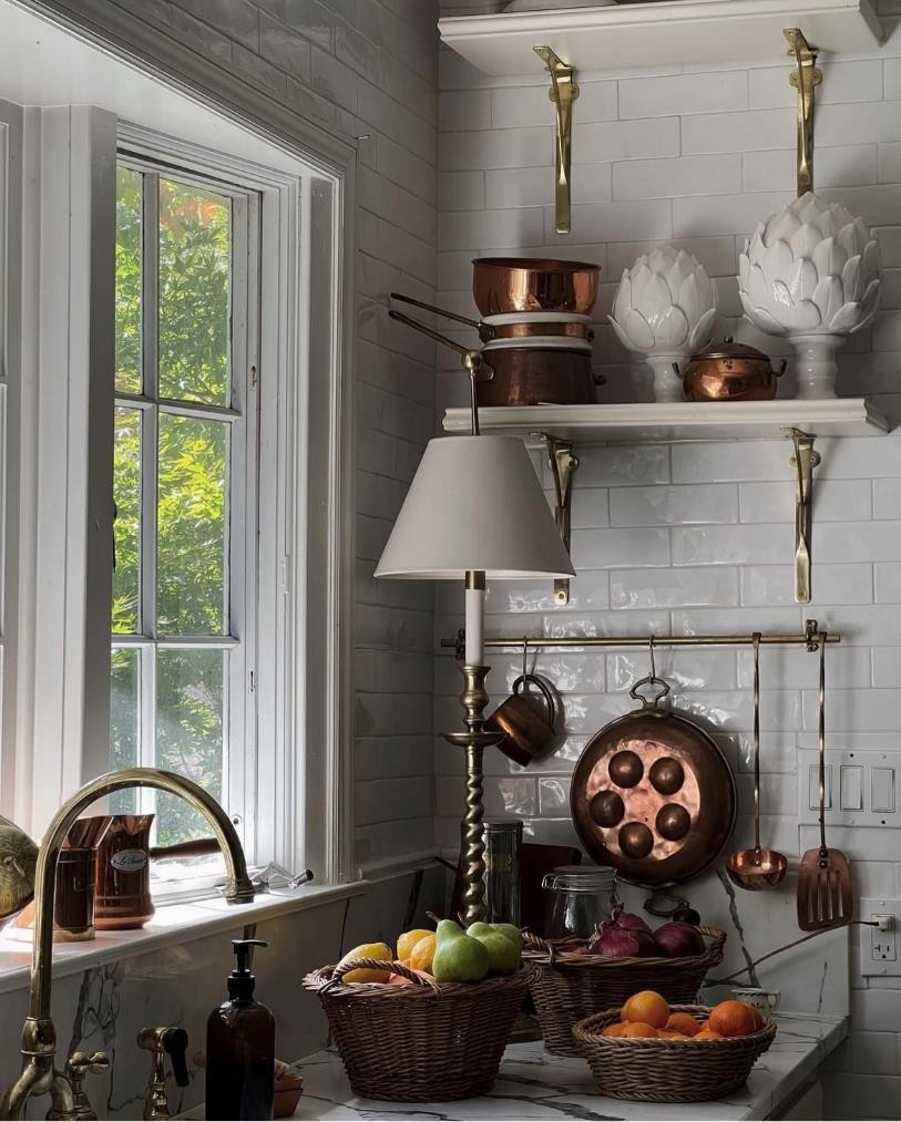 30岁女主装扮的美国住宅，花哨又闪亮，复古极繁主义也别具魅力