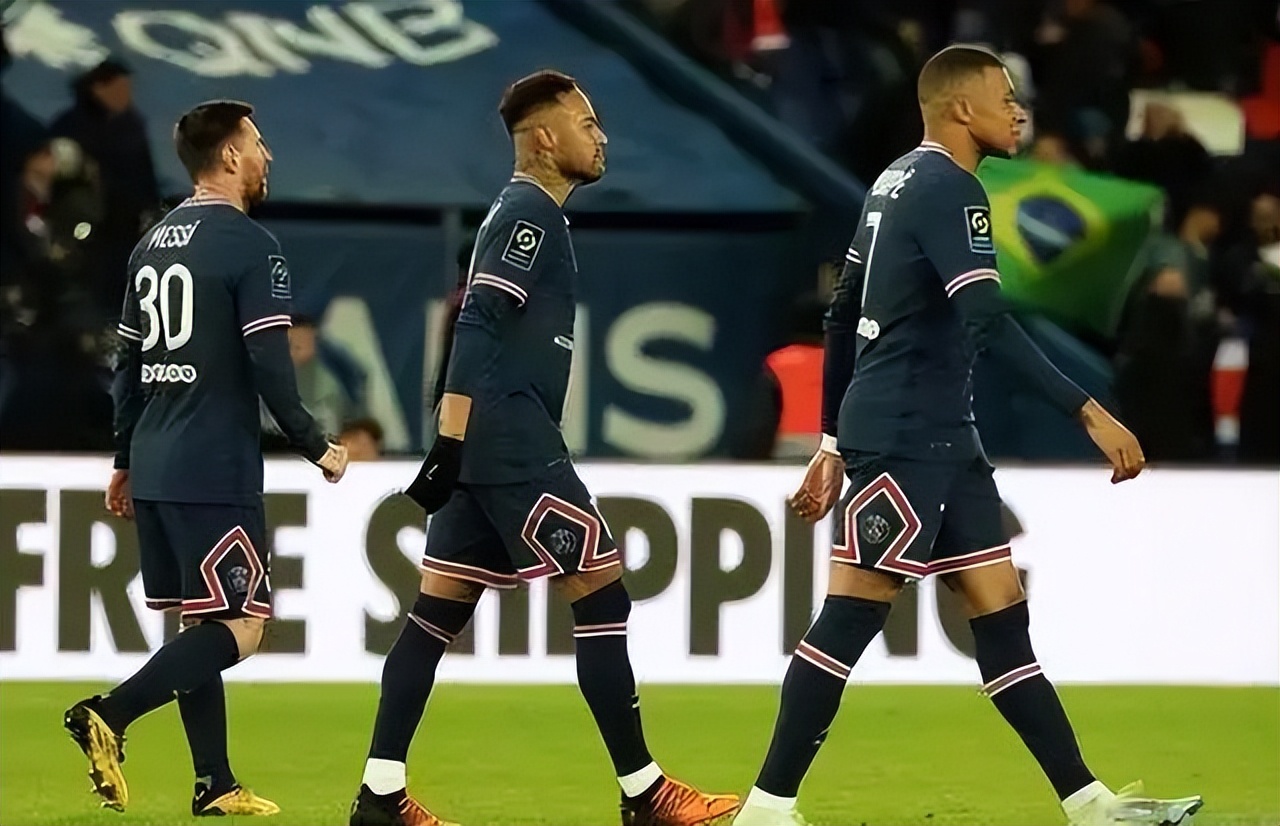 内马尔加盟大巴黎的恩怨情仇,内马尔带领大巴黎