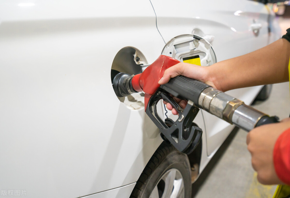 汽车加油加错型号的油怎么办,汽车油号加错一次没事吧