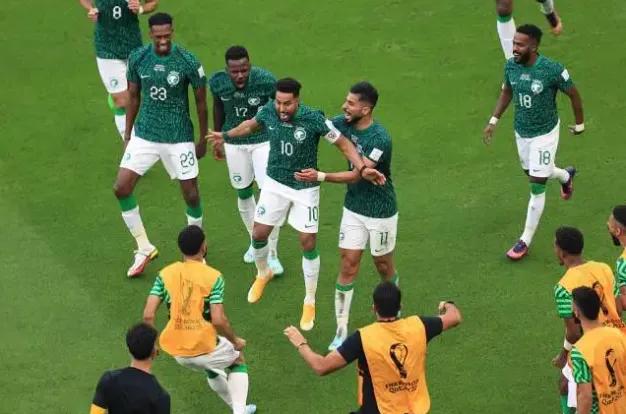 沙特2-1战胜阿根廷队是运气吗,沙特队爆冷