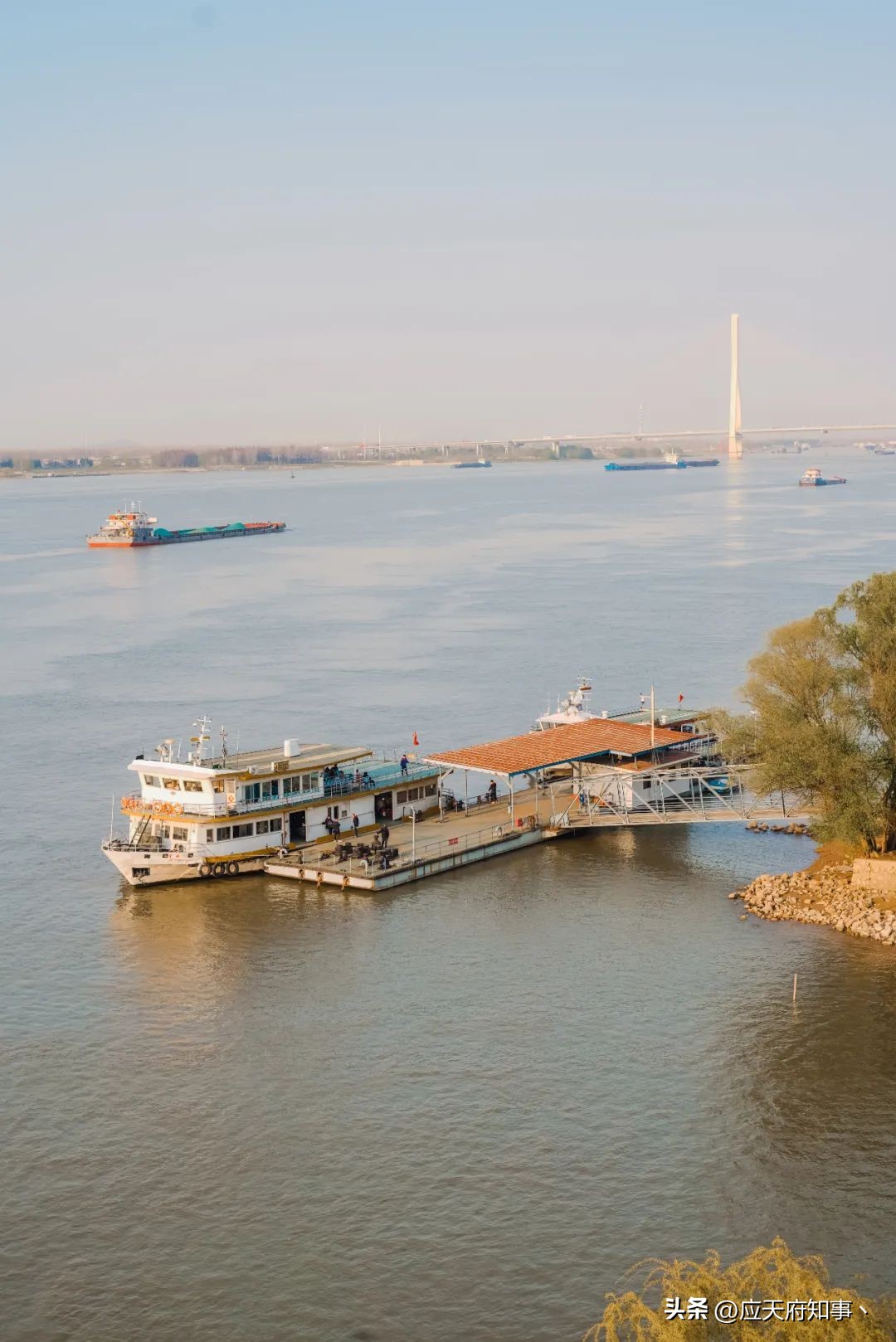 南京燕子矶滨江公园,南京燕子矶是哪个区