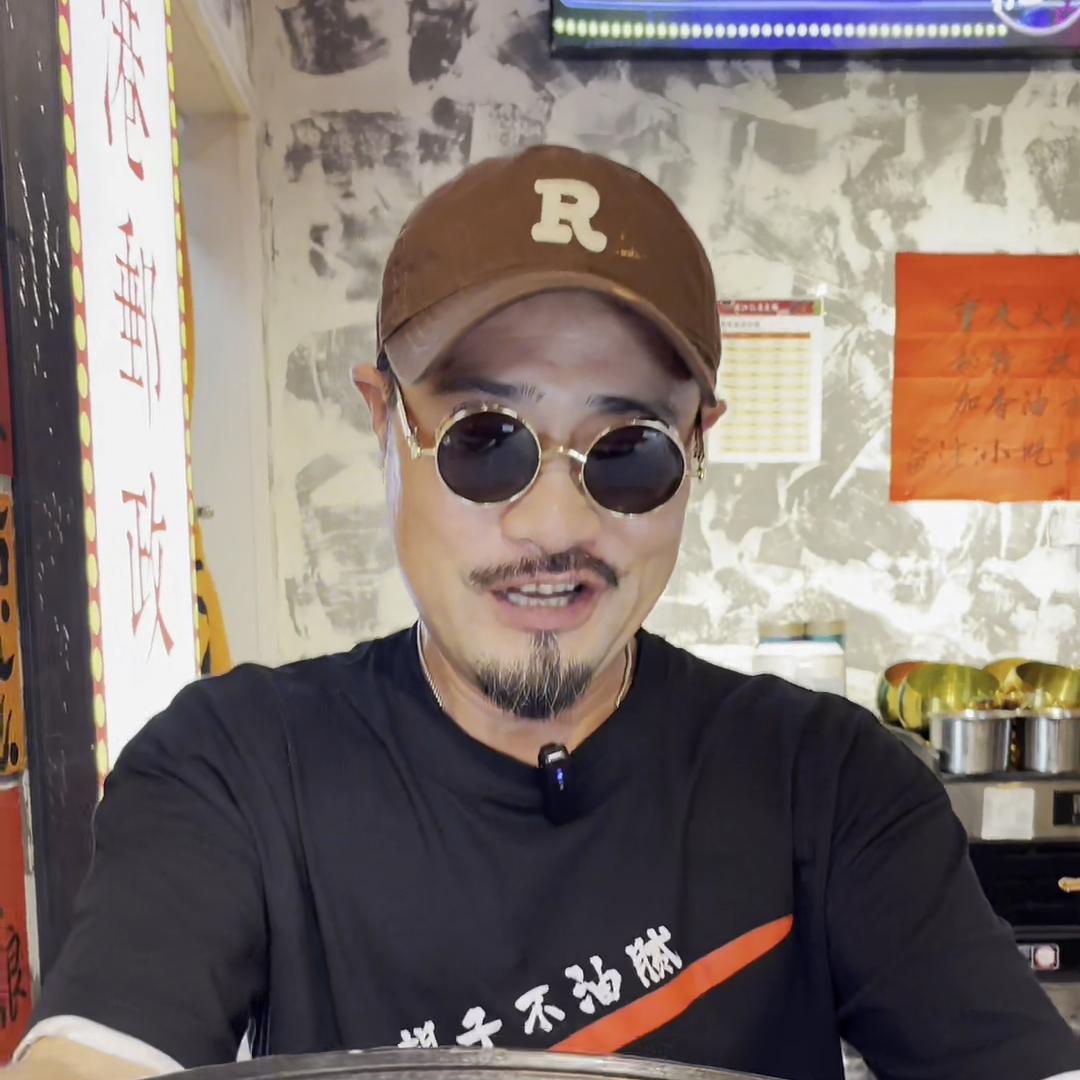 很久没吃到这么优秀的锅底了，就是离我有点远，虢镇的朋友...