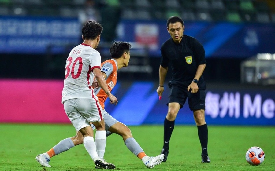 梅州客家队问鼎中超冠军,梅州客家领跑中甲积分榜