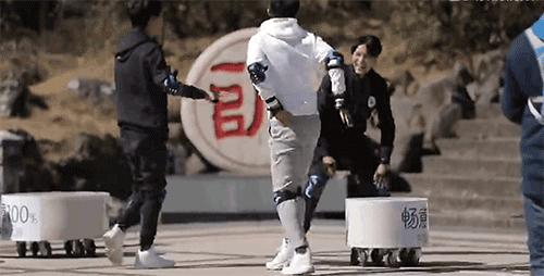 有一种性感，是男明星们的翘臀，恰到好处的刚刚好