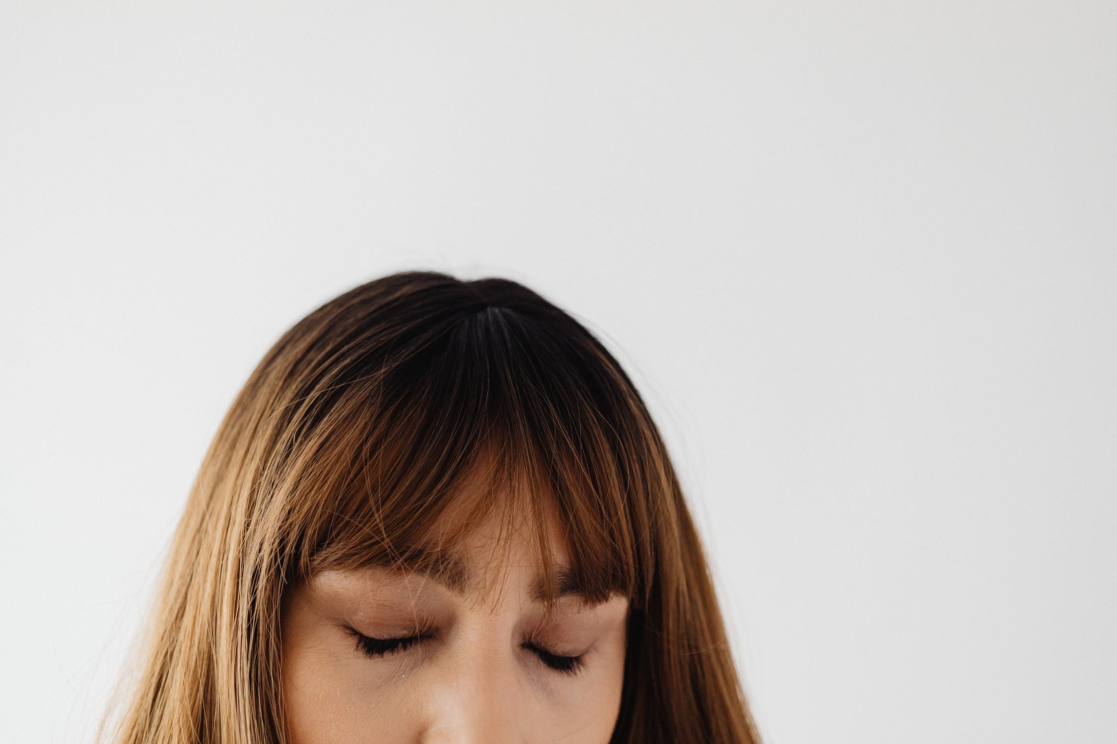 为什么一到冬天就头皮痒,晚上睡觉头皮越挠越痒是怎么回事