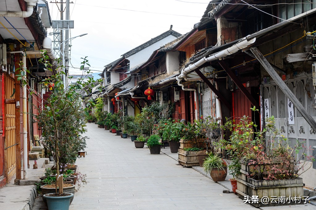 云南古盐井在哪里,诺邓盐井产于哪个地层