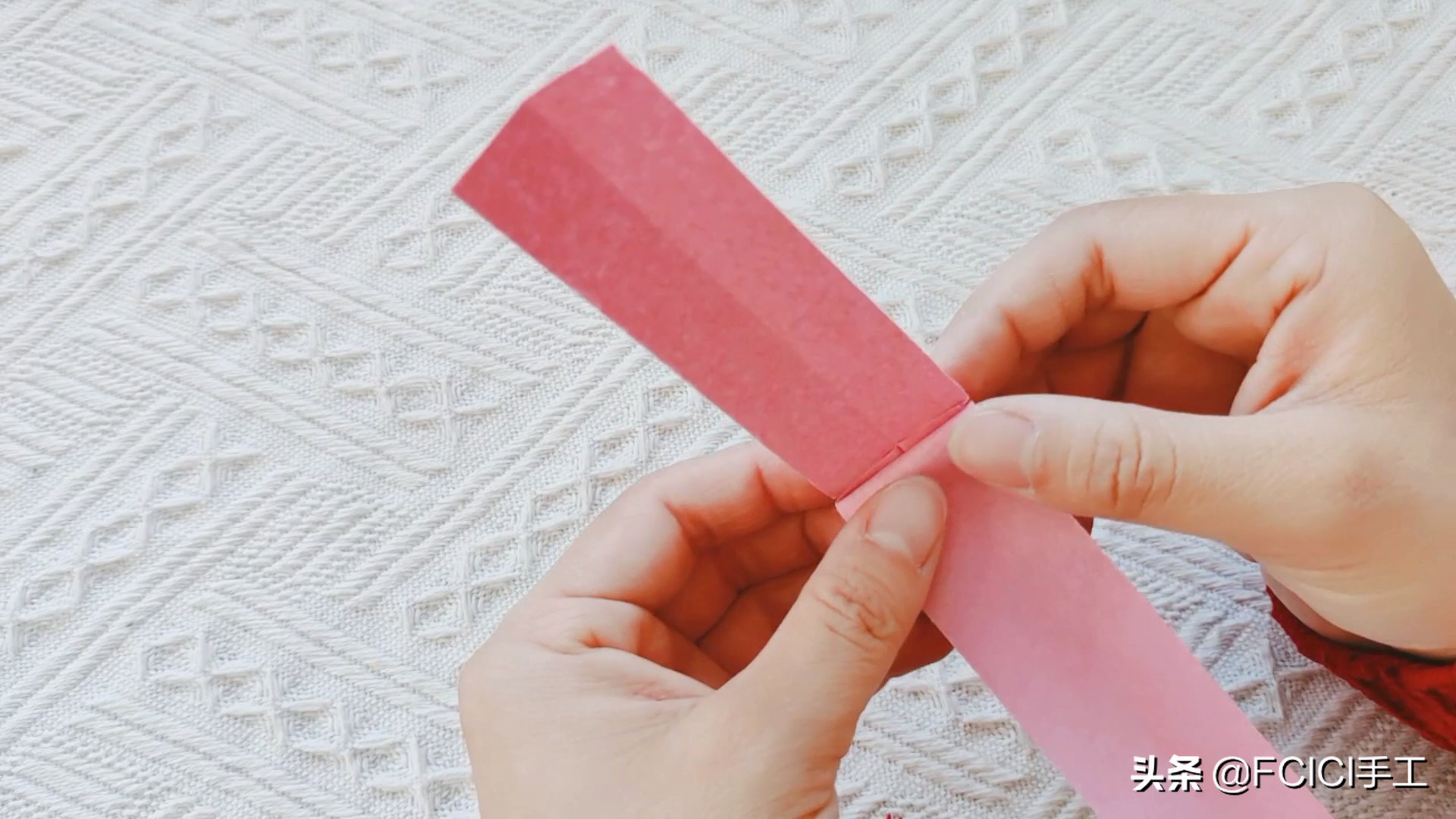 蝴蝶折纸戒指网红款,蝴蝶戒指折纸超简单教程