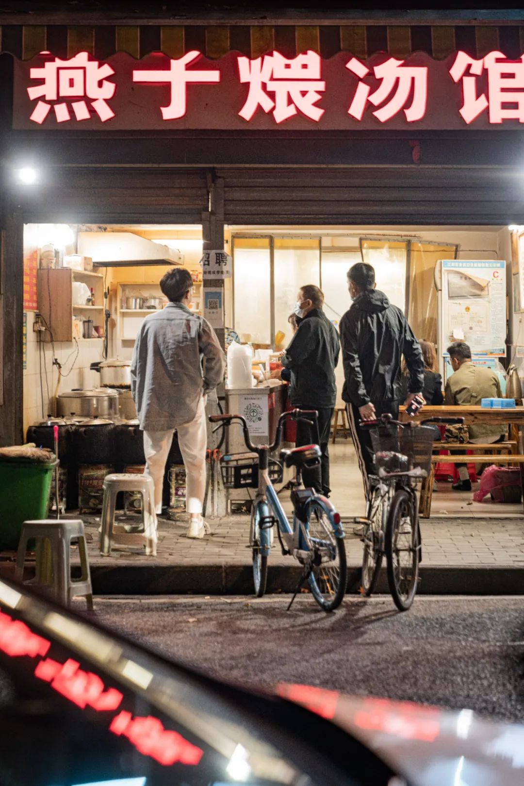 实拍疫情反扑下的武汉美食餐饮店他们怎么样了？