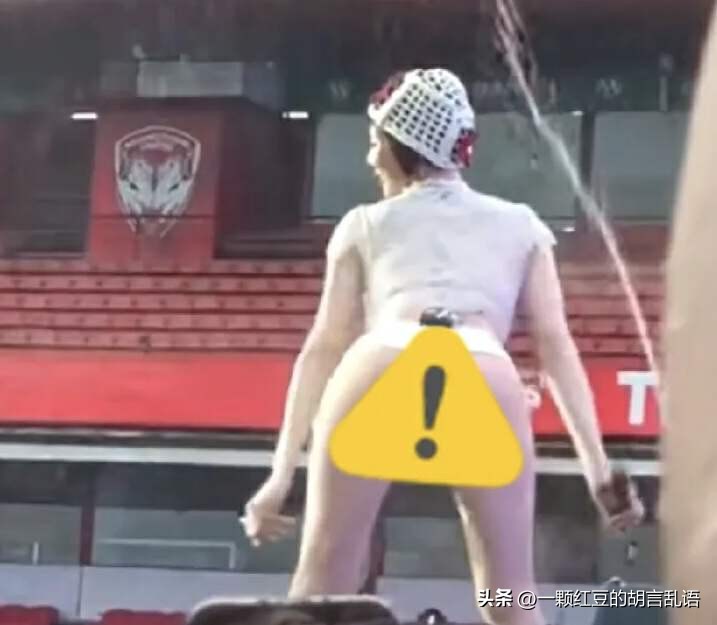 小野马泫雅吊带,小野马泫雅复古造型