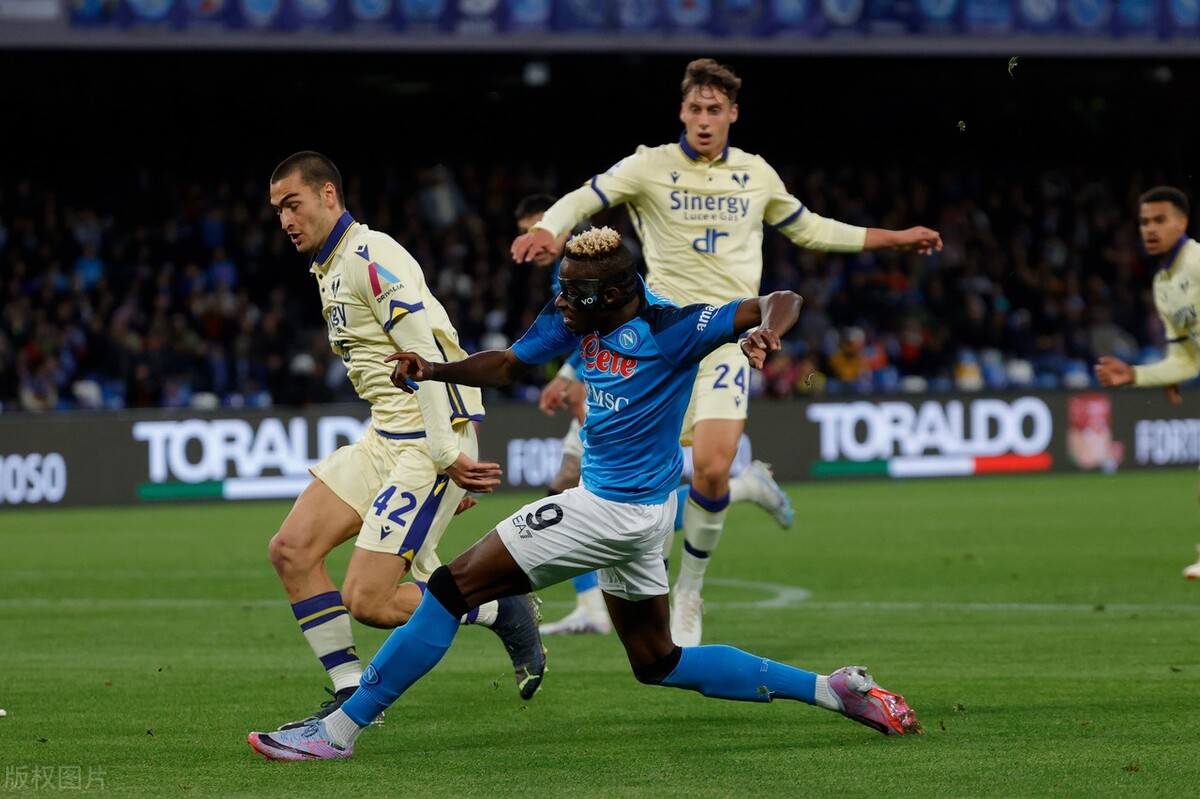 今日足球那不勒斯比赛结果,桑德兰vs哈德斯菲尔德半全场预测