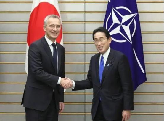 “动韩国就是动美国！”，话音刚落，美军就“动”了韩国女子