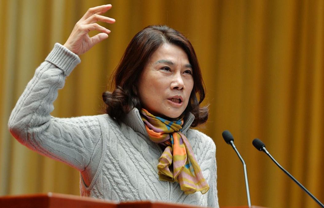 马云问董明珠喜欢什么样的男人,马云问董明珠你看得上我吗视频