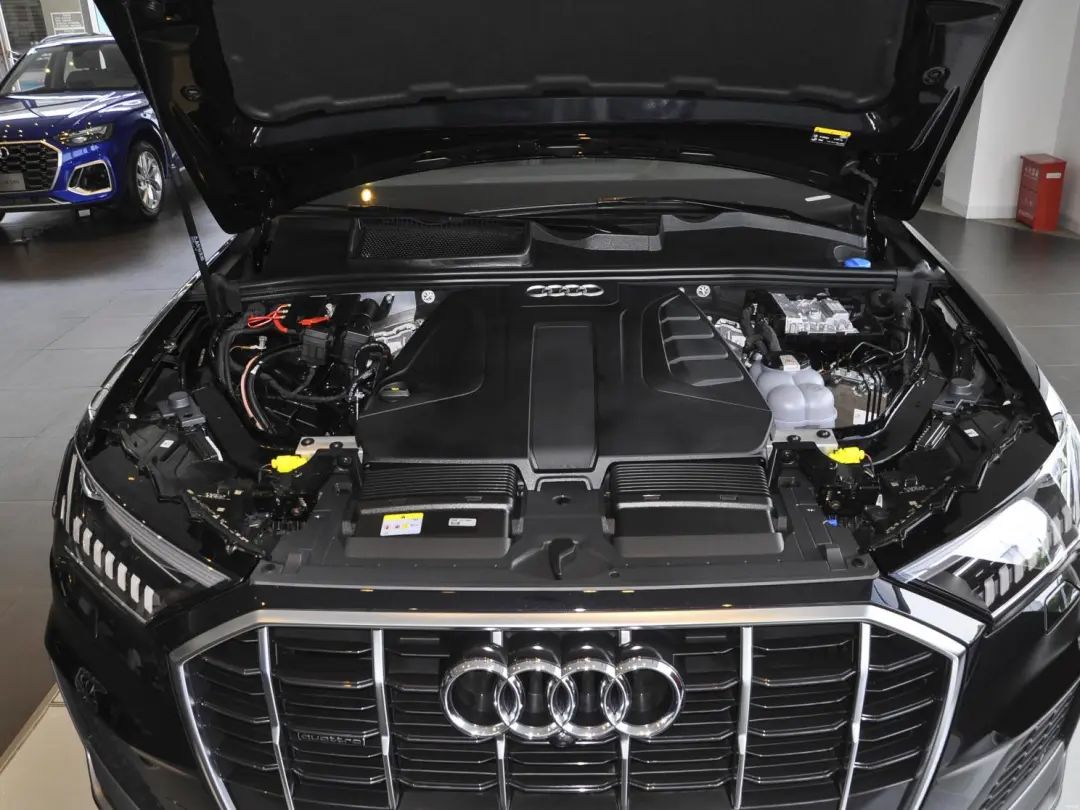奥迪q7四驱quattro有多强,奥迪q7七座suv3.0t顶配
