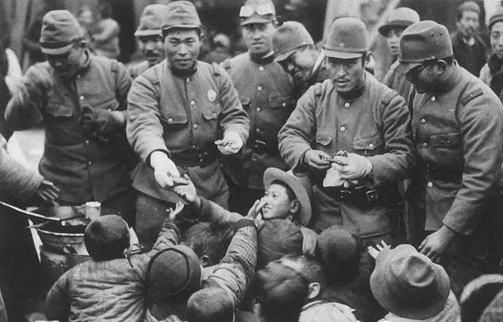 二战中的日本女子们的作用,二战时期日本女兵为什么都穿裙子