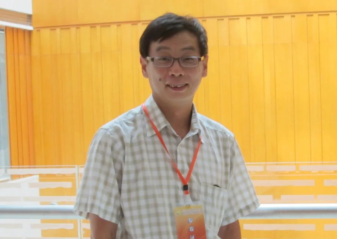 他们今日荣休，桃李天下！衷心祝节日快乐！