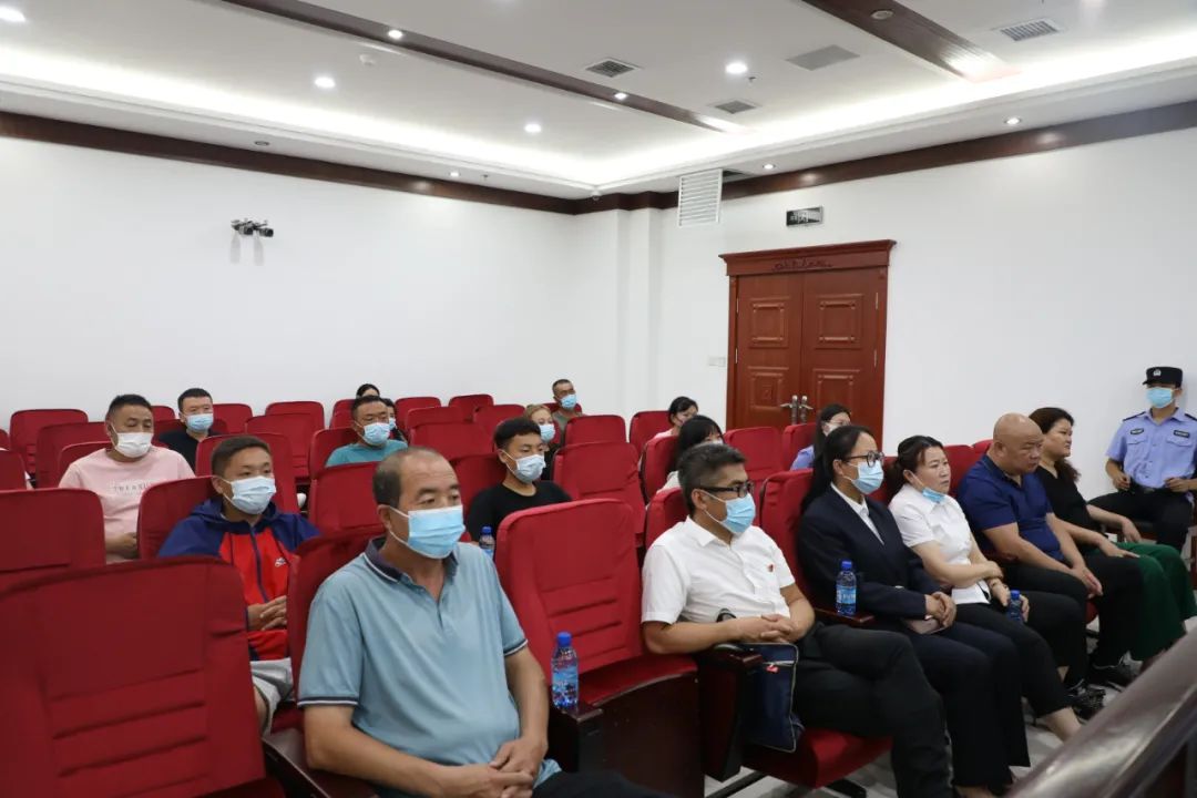 大学生高价收购微信号？警惕年轻化信息网络犯罪